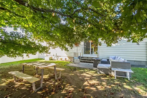 210 Grantham Rd, Irondequoit, NY 14609 photo 32