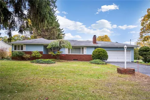 677 Five Mile Line Rd, Webster, NY 14580