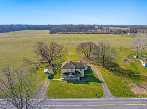 1049 Mcivor Rd, Phelps, NY 14532