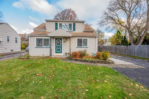24 Haddon Rd, Greece, NY 14626