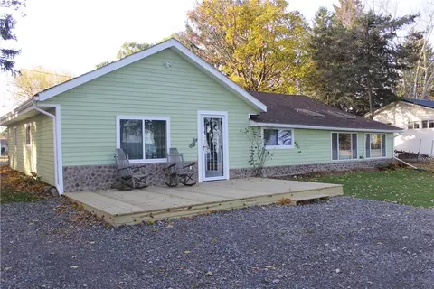 12611 Green Acres Dr, Carlton, NY 14098