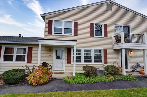 20 Eagle Ln, Perinton, NY 14450