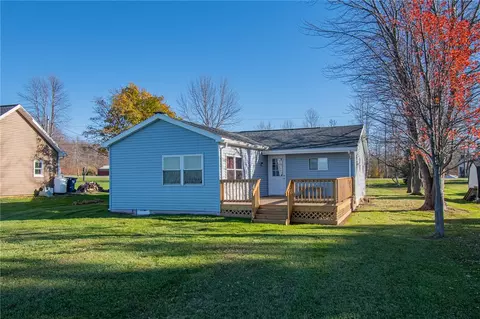 8133 E Bay Rd, Huron, NY 14590