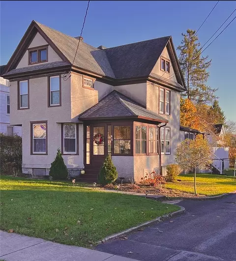 8 Third Ave, Owasco, NY 13021