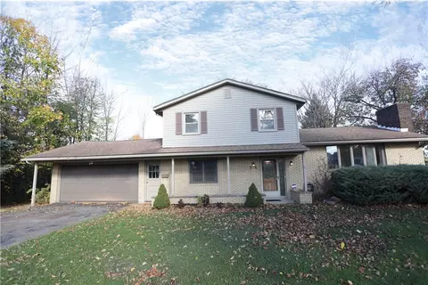578 Shorecliff Dr, Greece, NY 14612