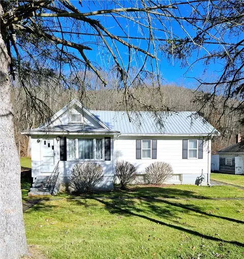 822 Bolivar Dr, Bradford, PA 16701