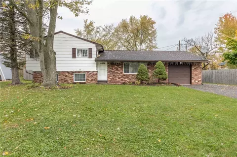37 Golden Rod Ln, Rochester, NY 14623
