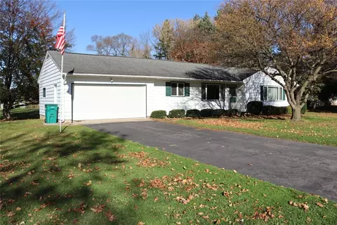 33 Munger St, Bergen, NY 14416