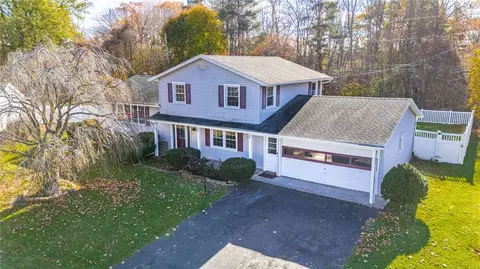 113 Kennedy Cir, Irondequoit, NY 14609