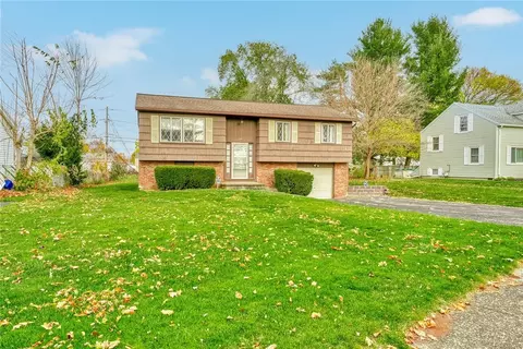 252 Laura Dr, Greece, NY 14626