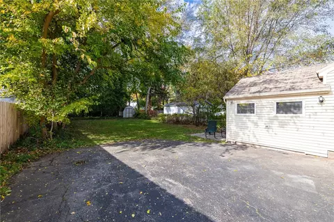 81 Mayfair Dr, Irondequoit, NY 14617 photo 22