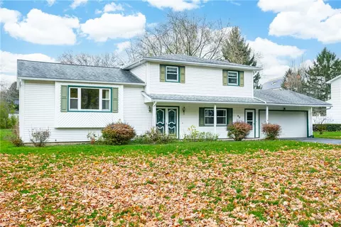 30 Hitchcock Ln, Rochester, NY 14625
