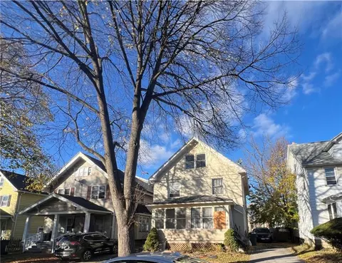 30-32 Rosalind St, Rochester, NY 14619