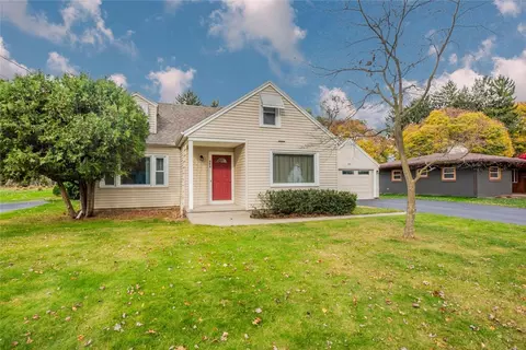 486 Manse Ln, Rochester, NY 14625