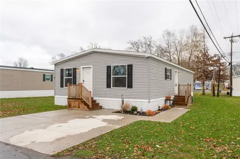 27 Hillside Dr, Avon, NY 14414