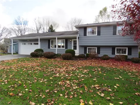 28 Teresa Cir, Gates, NY 14624
