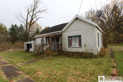 59 Pearl St, Hanover, NY 14062