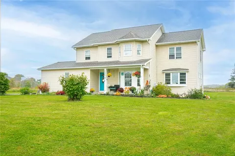 4230 Greenfield Dr, Marion, NY 14505