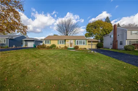 536 Wimbledon Rd, Irondequoit, NY 14617