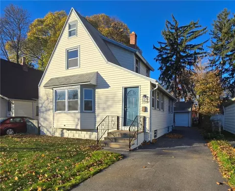 206 Heberle Rd, Irondequoit, NY 14609