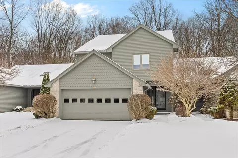 44 Woodbury Way, Perinton, NY 14450