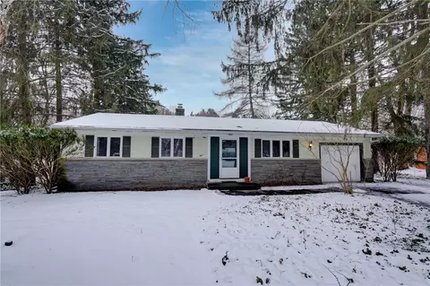 113 Harvest Rd, Perinton, NY 14450