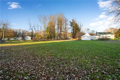 22 Gillespie Rd, Volney, NY 13069