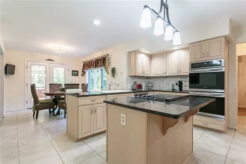468 Maplewoods Ln, Webster, NY 14580 photo 13
