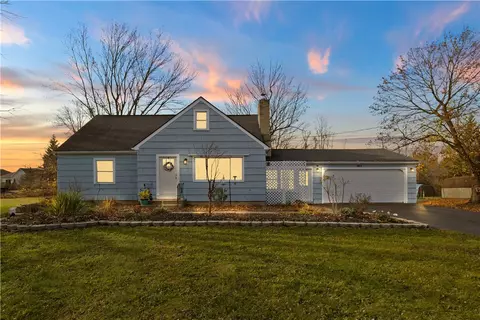 765 Webster Rd, Webster, NY 14580 photo 3