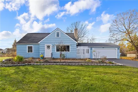 765 Webster Rd, Webster, NY 14580