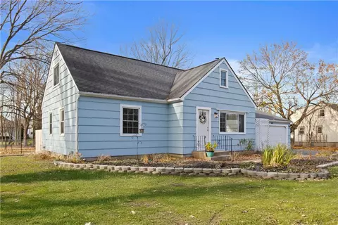 765 Webster Rd, Webster, NY 14580 photo 2