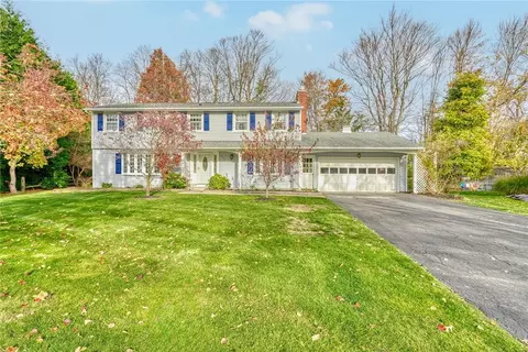 758 Hawthorne Pl, Webster, NY 14580