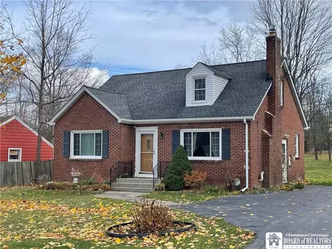 555 Union Rd, West Seneca, NY 14224