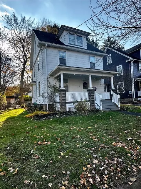 21 Maple St, Pittsford, NY 14534