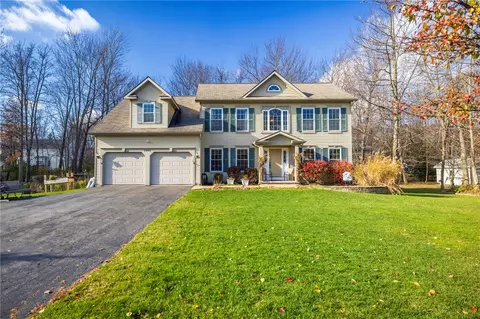 1001 John Leo Dr, Webster, NY 14580