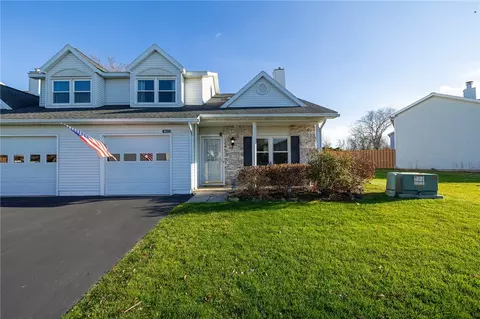 1022 Cunningham Dr, Victor, NY 14564