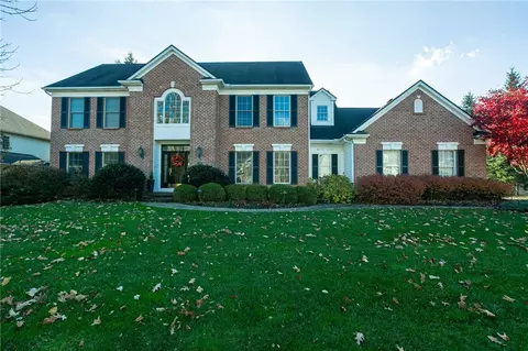 37 Thomas Grv, Pittsford, NY 14534