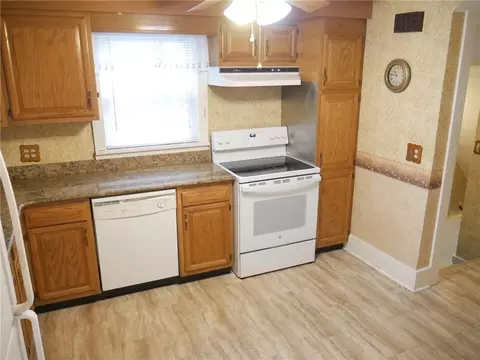 39 Winchester Rd, Irondequoit, NY 14617 photo 10