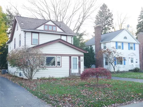 39 Winchester Rd, Irondequoit, NY 14617 photo 2