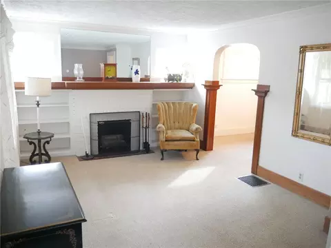 39 Winchester Rd, Irondequoit, NY 14617 photo 3