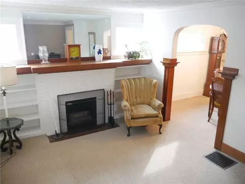 39 Winchester Rd, Irondequoit, NY 14617 photo 4