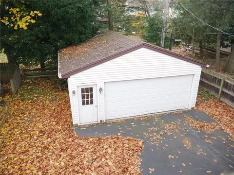 39 Winchester Rd, Irondequoit, NY 14617 photo 27