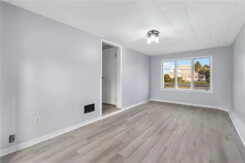 753 Webster Rd, Webster, NY 14580 photo 16
