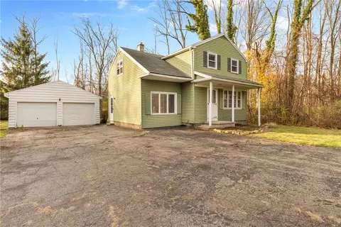 753 Webster Rd, Webster, NY 14580 photo 3