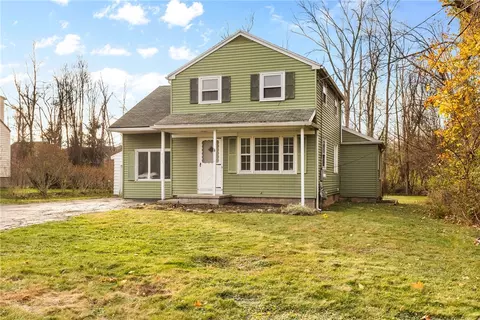 753 Webster Rd, Webster, NY 14580 photo 2
