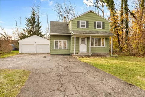 753 Webster Rd, Webster, NY 14580