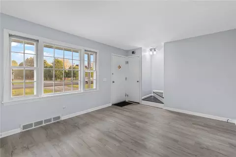 753 Webster Rd, Webster, NY 14580 photo 5