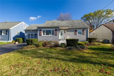 54 Rossmore St, Gates, NY 14606