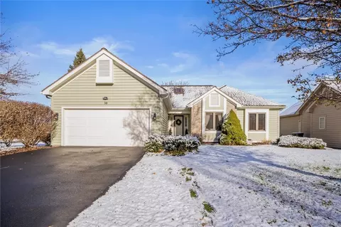30 English Station Rd, Greece, NY 14616