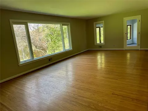 2815 Oakview Dr, Irondequoit, NY 14617 photo 7